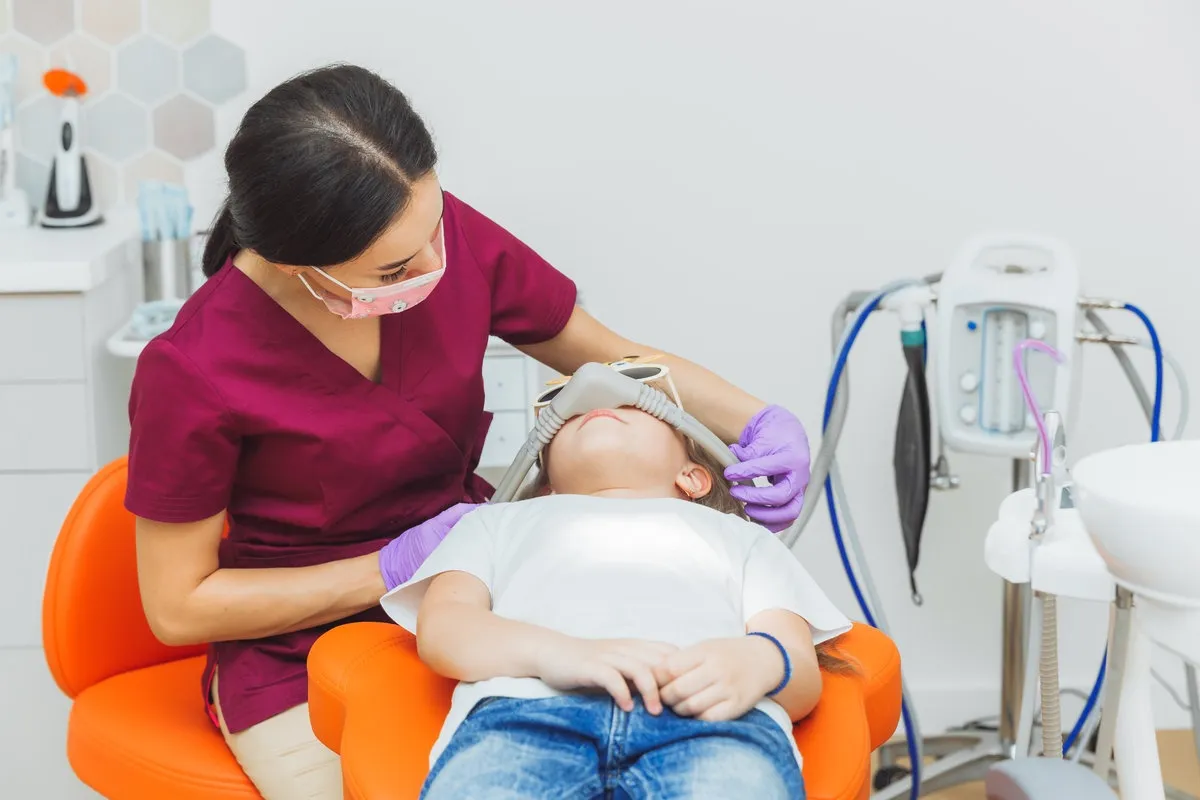 Dental treatment. Superficial sedation. Treatment of children’s teeth with nitrous oxide. children’s dentistry. Dental treatment. Superficial sedation. Treatment of children's teeth with nitrous oxide. children's dentistry.